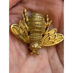 Vintage Avon Bee Brooch Gold Tone Brooch 1”
